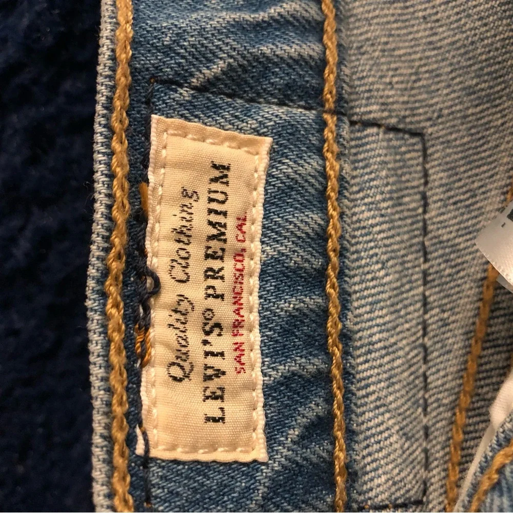 Levis straight leg